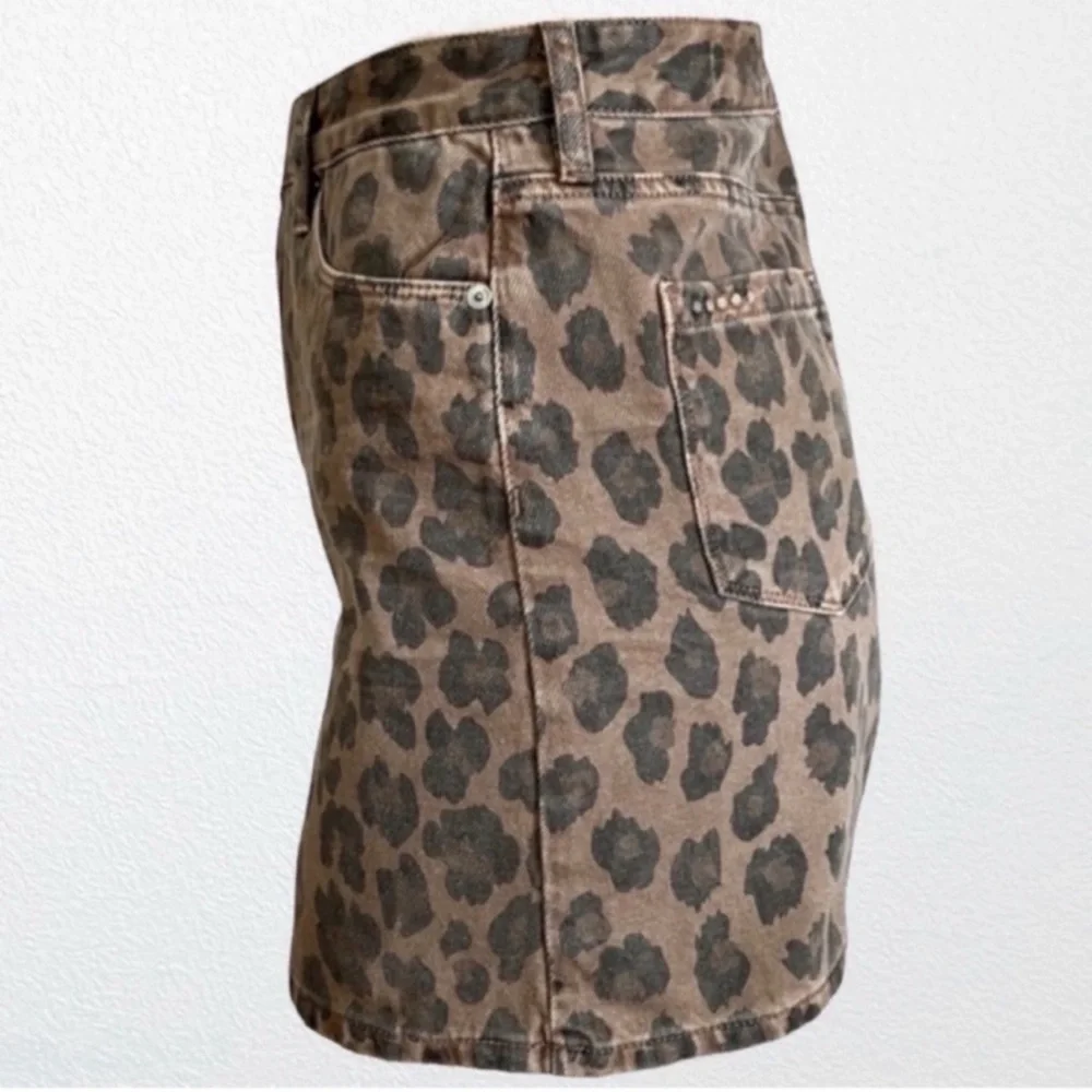 BlankNYC Catwalk Denim Mini Skirt Cheetah Print SZ 28 Streetwear Festival